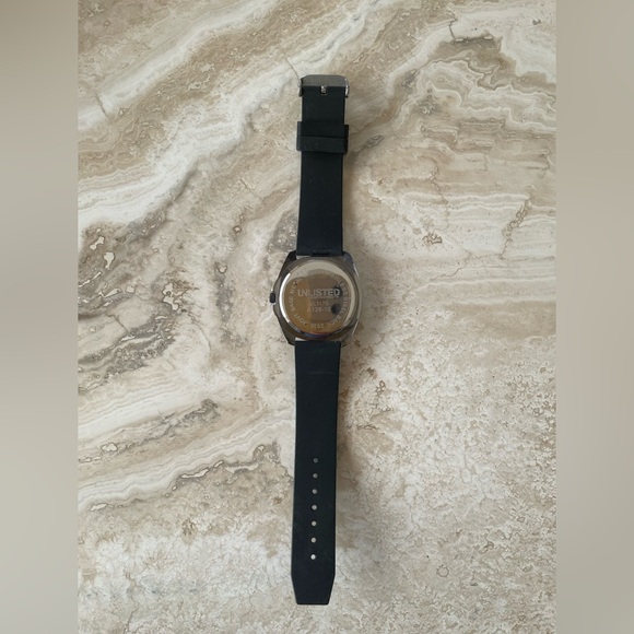 Chaps Elegant Wooden 4 slot Watch Box with Glass Lid & 3 Watches - Picture 15 of 16